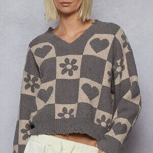PSW1 POL V-neck long sleeve regular fit sweater top in berber with heart/flower